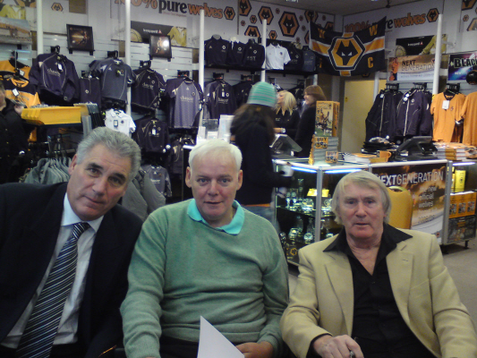 WaggyFrankLoftyNov08Complete Record SIgning