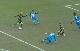 Kenny shoots and equalises v Reading